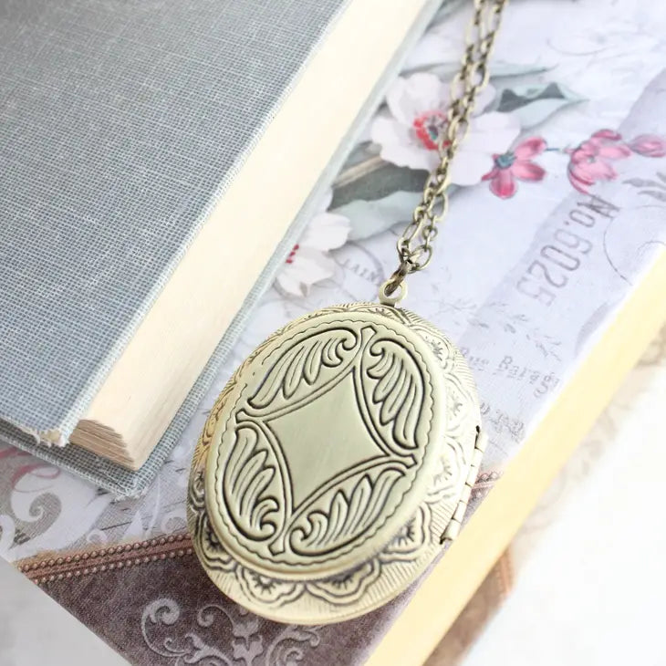 Big Cameo Locket Necklace
