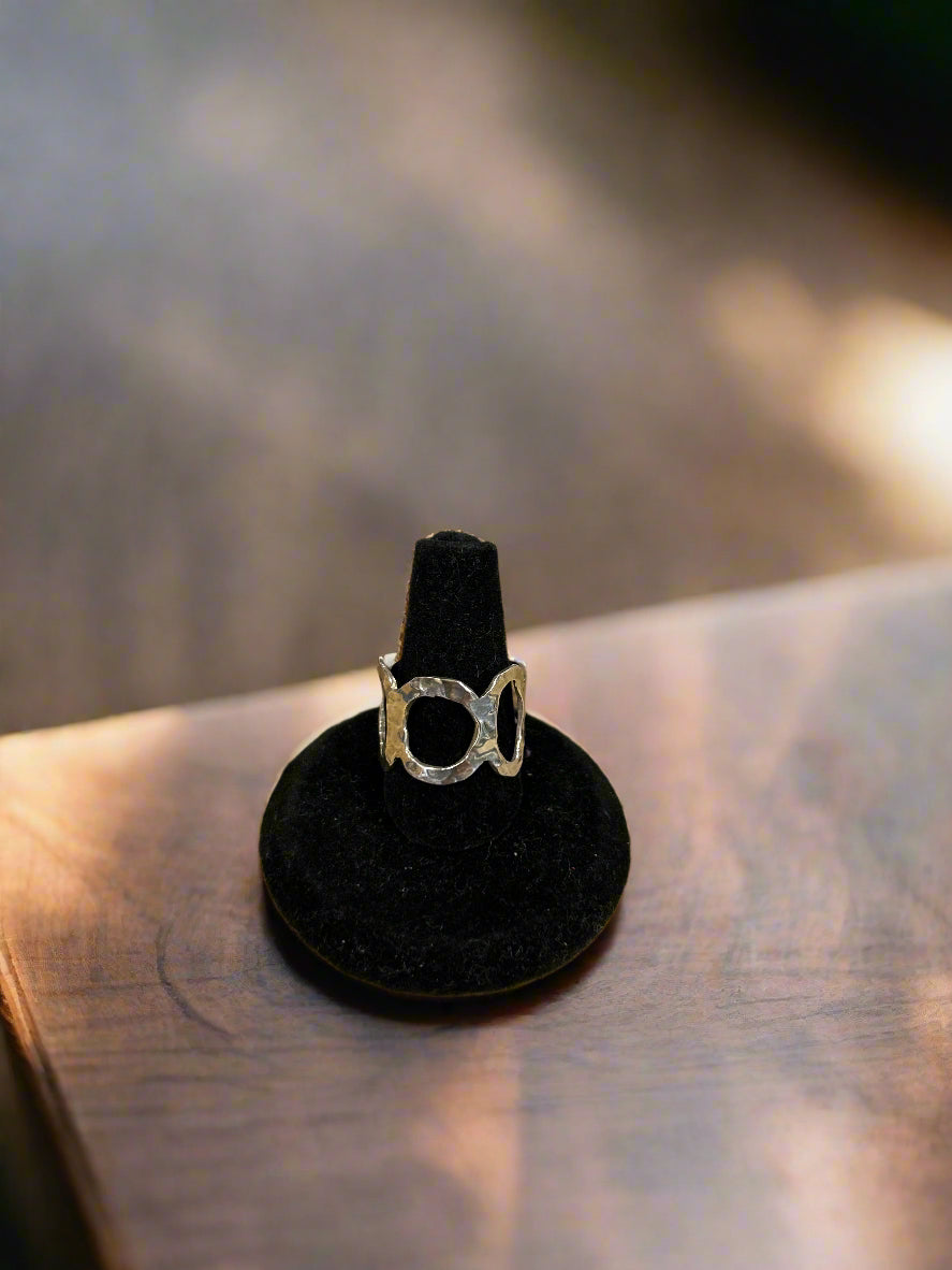 SS Hammed Circle Ring