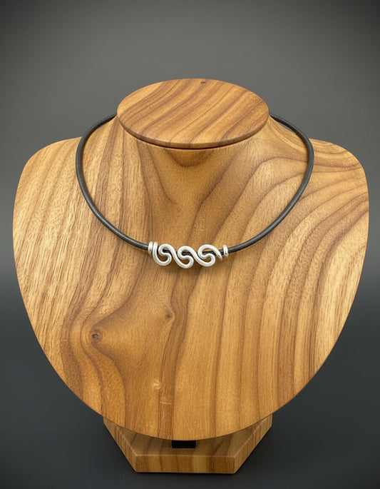 Eddie Twist Necklace