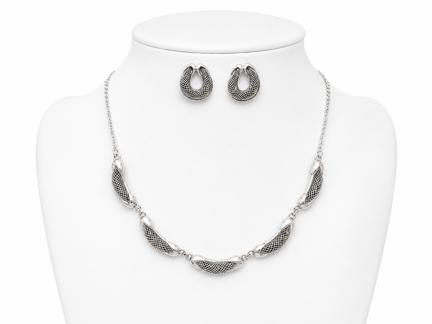 Silver Mesh Elegance Necklace & Earring Set