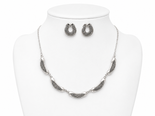 Silver Mesh Elegance Necklace & Earring Set