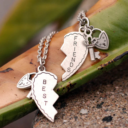 Best Friends: Set of 2 Necklaces