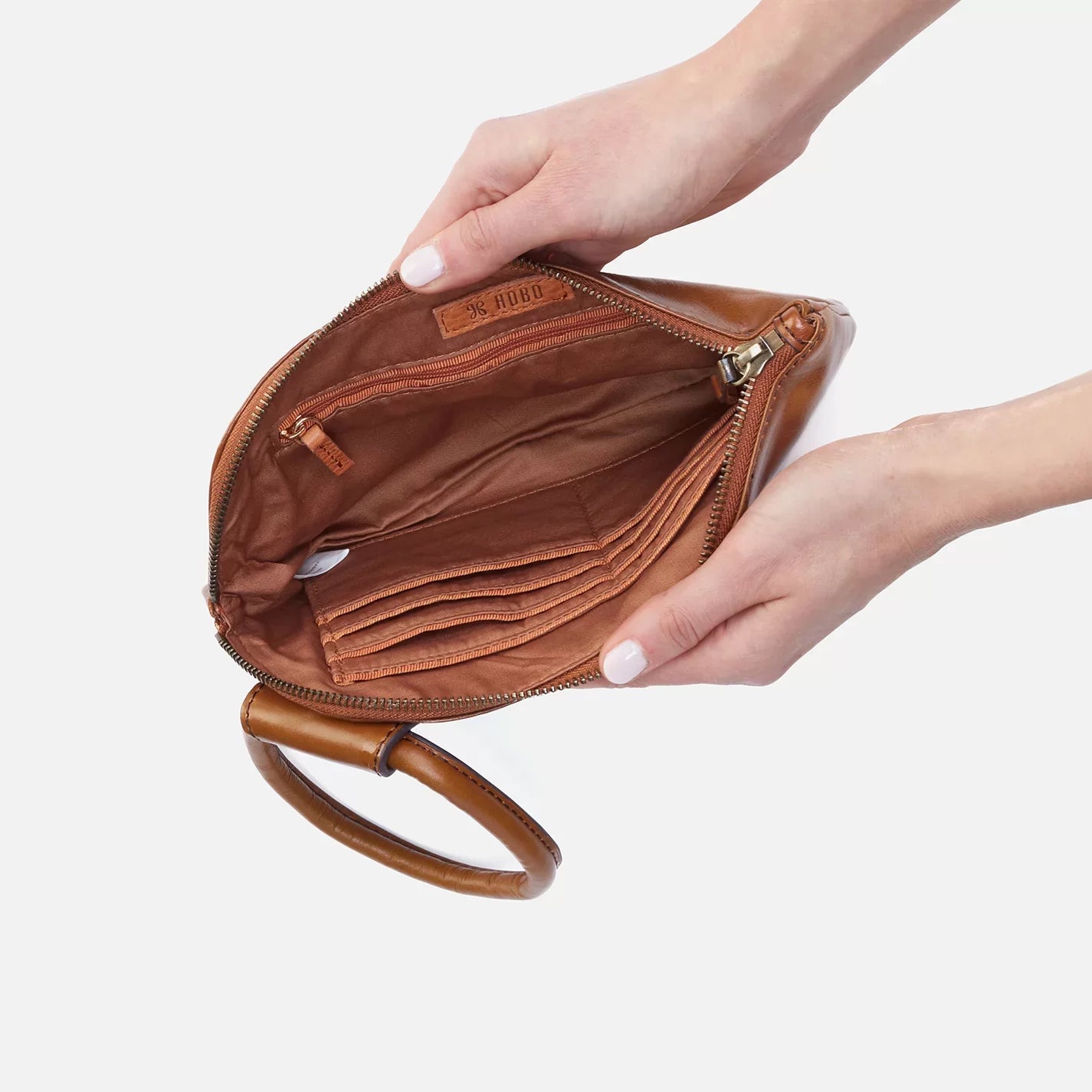 Sable Wristlet in Polished Leather