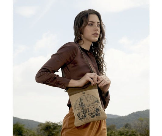 Maru Small & Crossbody Bag